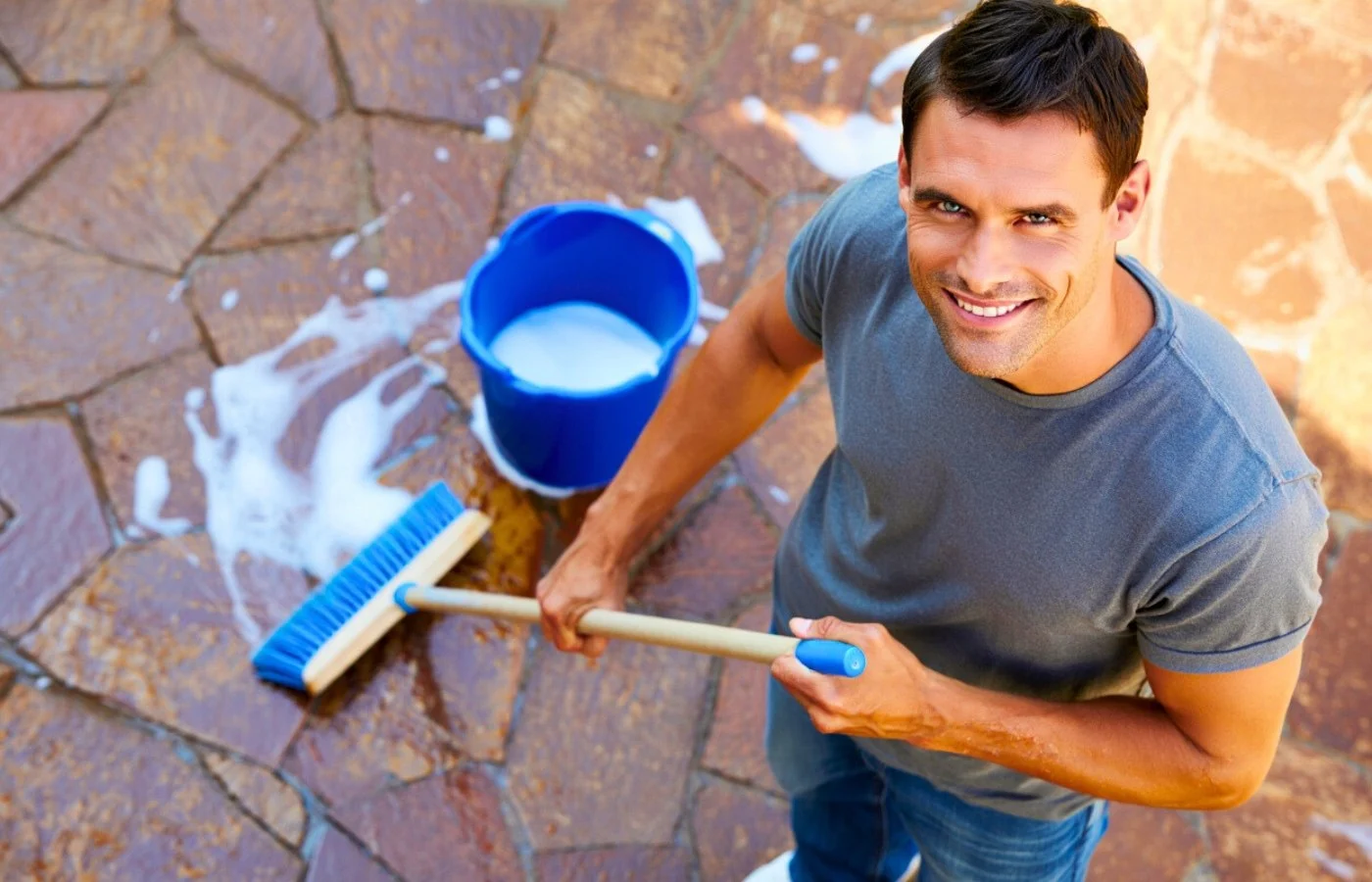 nettoyer une terrasse en pierre